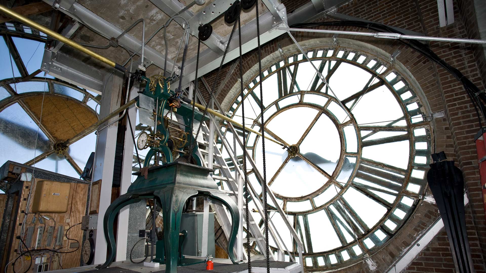 San Jacinto Building's mechanical clock