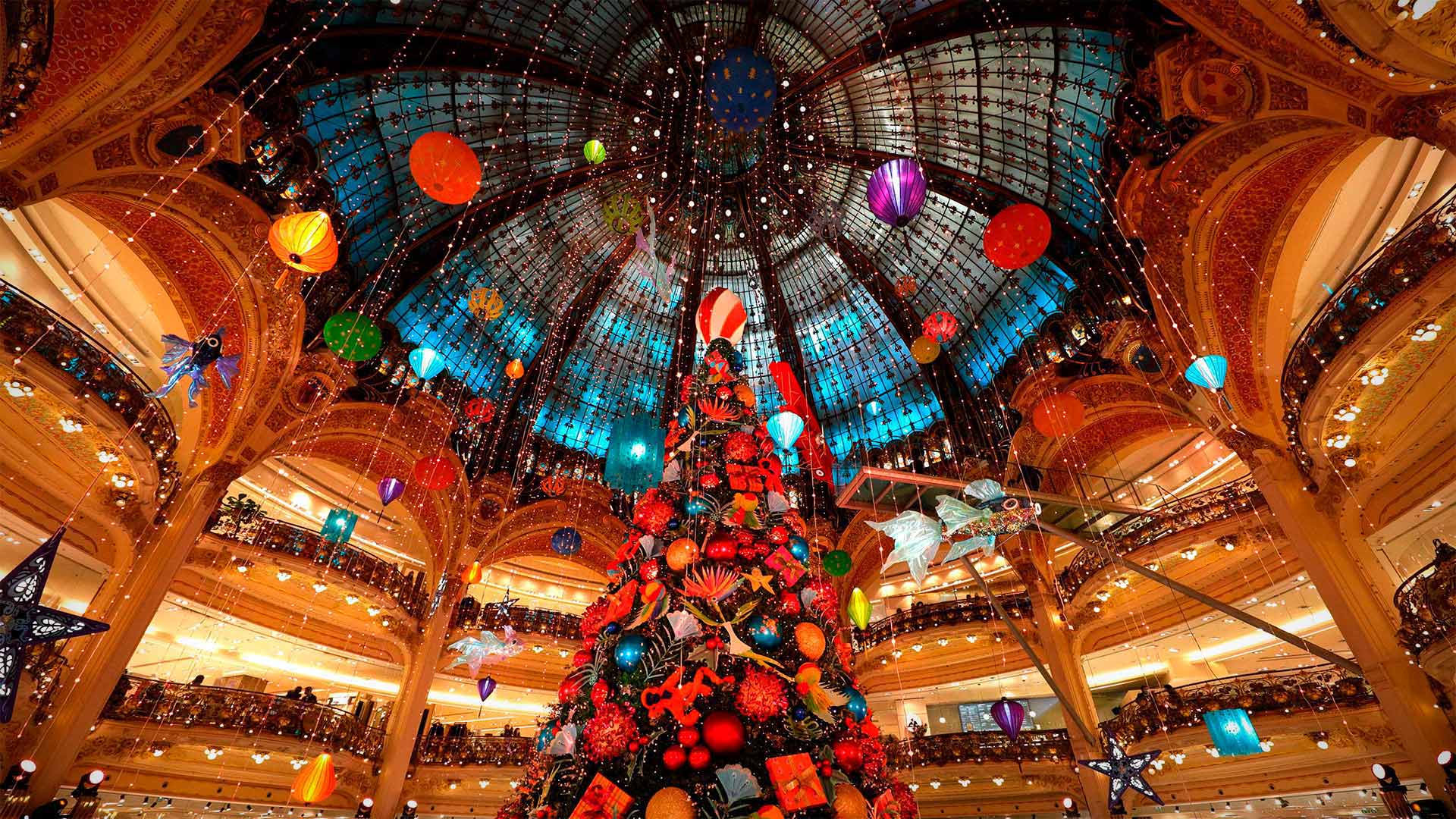 Christmas tree of the Galeries Lafayette in Paris