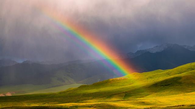 At-Bashy地区的彩虹