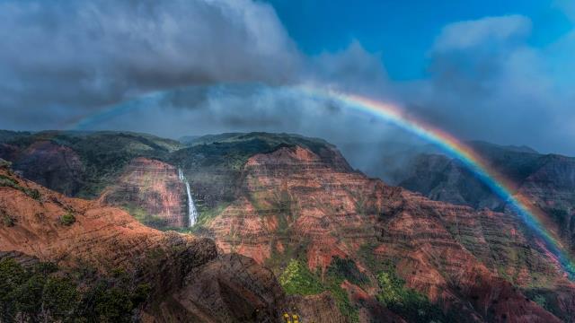 Rainbow over Waimea Canyon and Waipo'o Falls